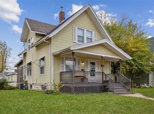 1827 Hamilton St SW, Cedar Rapids, IA 52404