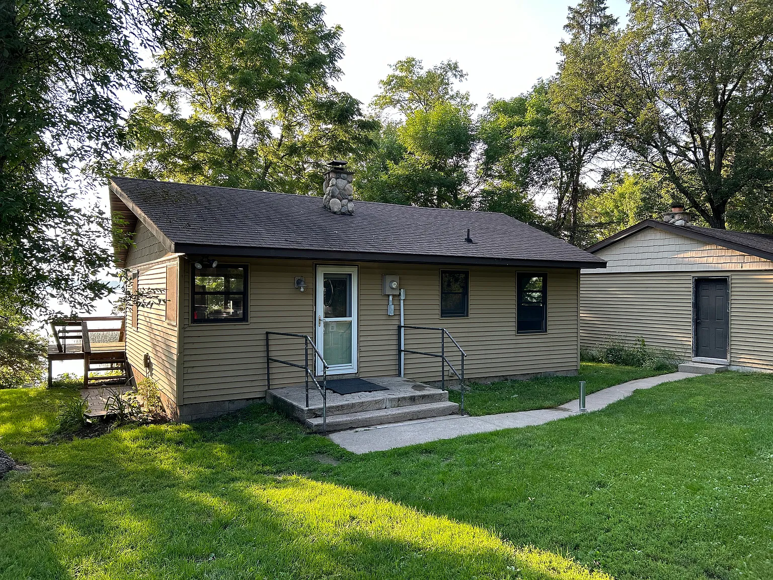 2 bed, 720 sqft, $1,700 — Photo 2