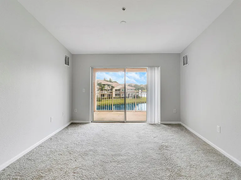 141 SW Palm Dr #306 — Photo 29