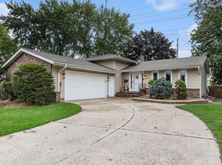 8838 Madison Ct, Munster, IN 46321