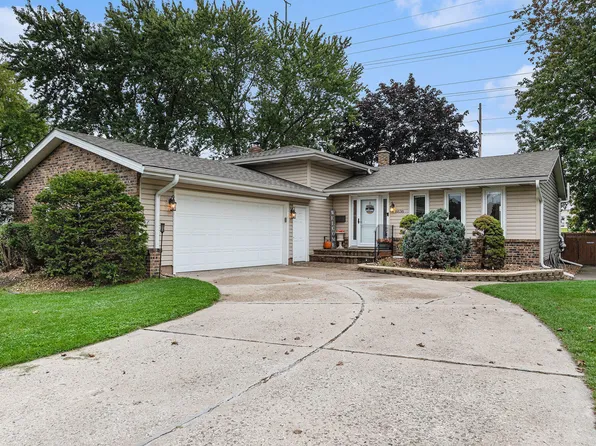 8838 Madison Ct, Munster, IN 46321