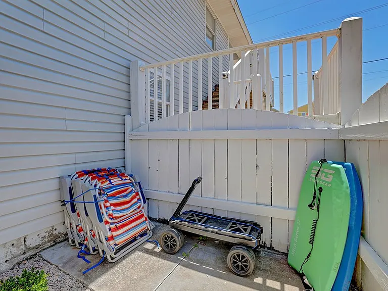 1027 S Shore Dr #B — Photo 16