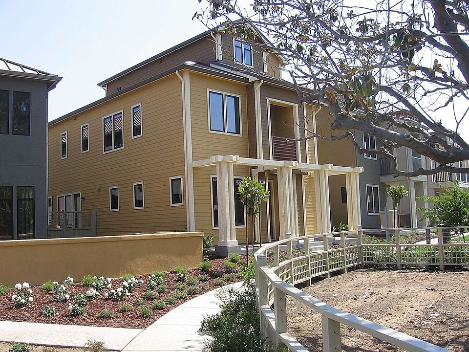 1st image of 407 Alder Ln