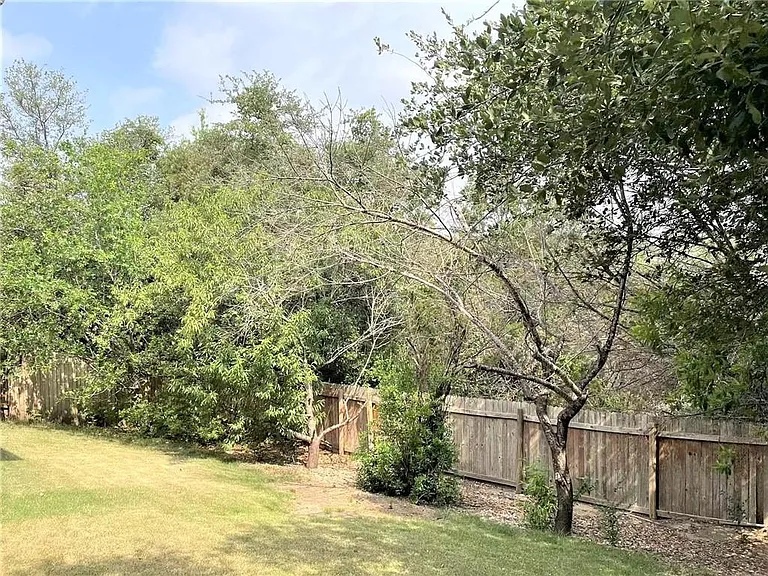 12709 Lee Park Ln — Photo 27