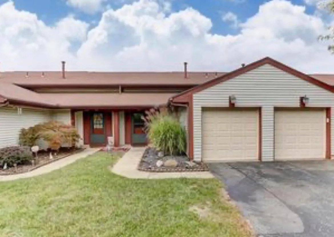 2 bed, 1.5 bath, 1200 sqft, $1,550 — Photo 1