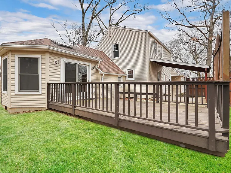 142 Elmwood Ave — Photo 33