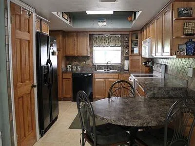 Kitchen/breakfast nook