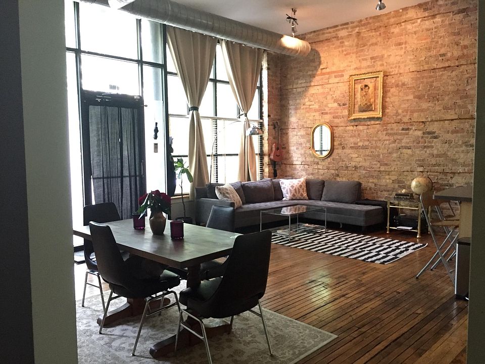 1st image of 2153 W Schiller St APT 1R