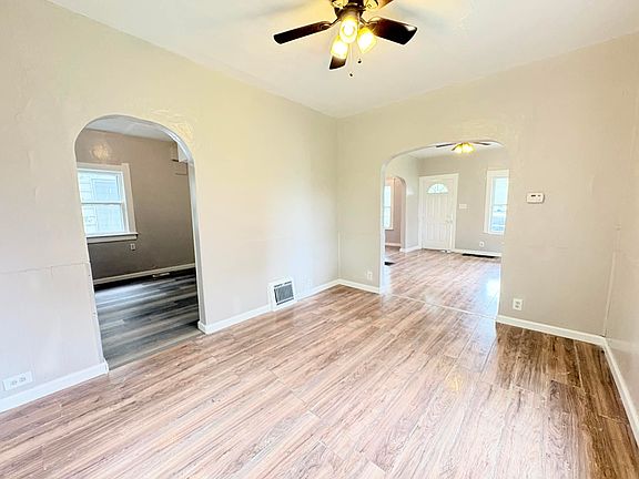 3rd image of 631 Curtis St