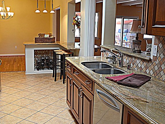 5th image of 3304 Loma Vista Pl NE
