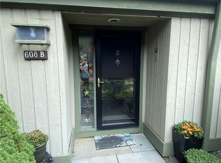 608 Heritage Vlg #B, Southbury, CT