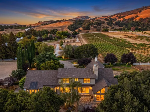 3970 Leavesley Rd, Gilroy, CA 95020