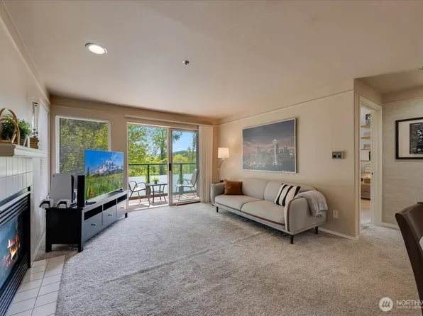 15325 Sunwood Boulevard #B201, Tukwila, WA 98188