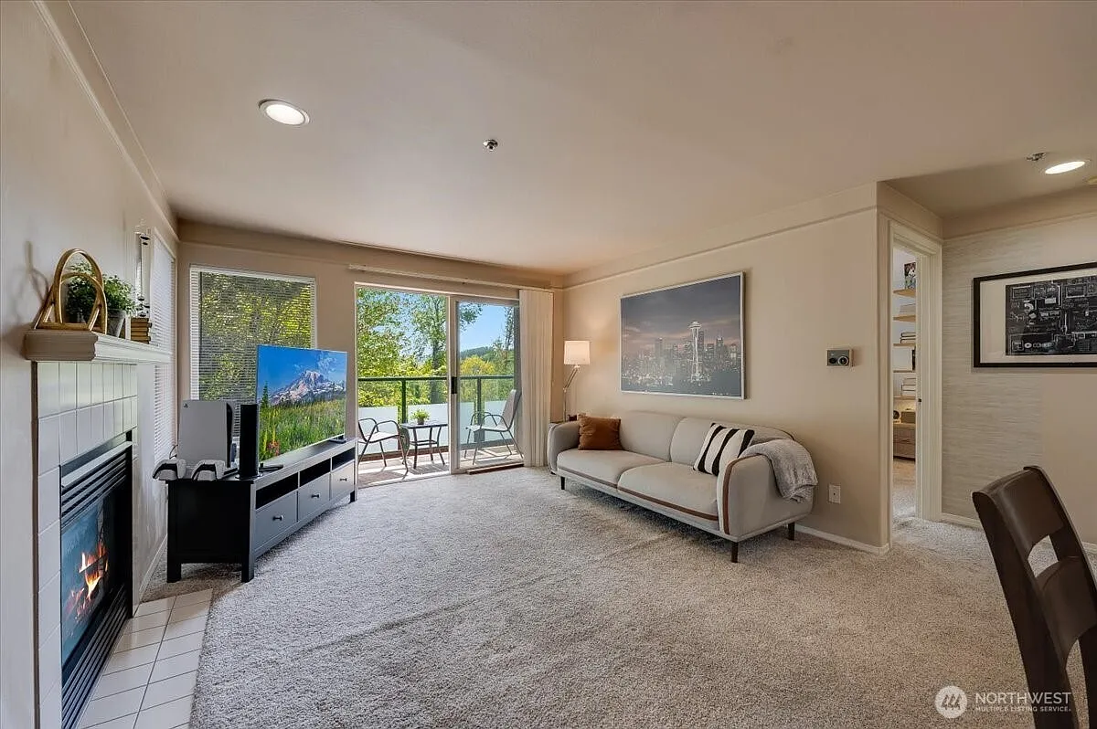 15325 Sunwood Boulevard #B201 photo 1