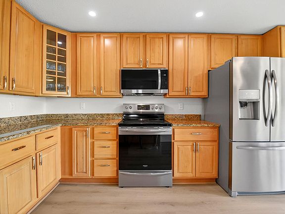 5th image of 3042 Lucerne Park Drive #5612