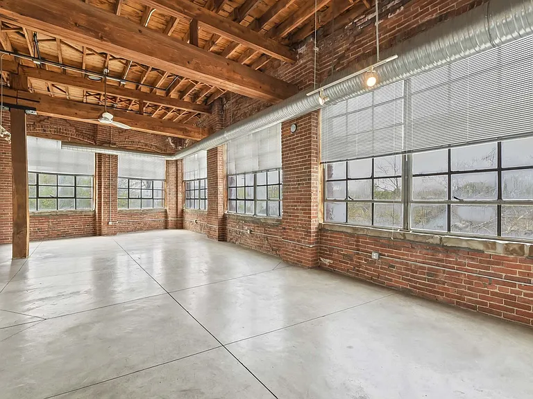 SoHo Lofts — Photo 10