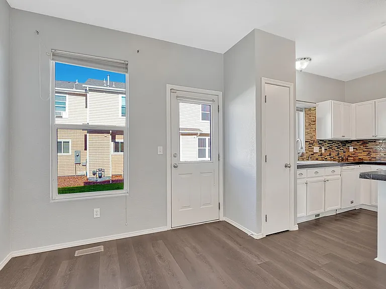10574 Country Park Point — Photo 3