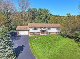 5N124 Mary Ct, St Charles, IL 60175
