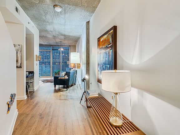 3rd image of 301 Demonbreun St Unit 1111