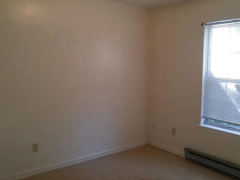 1341 Hullview Ave #A — Photo 9