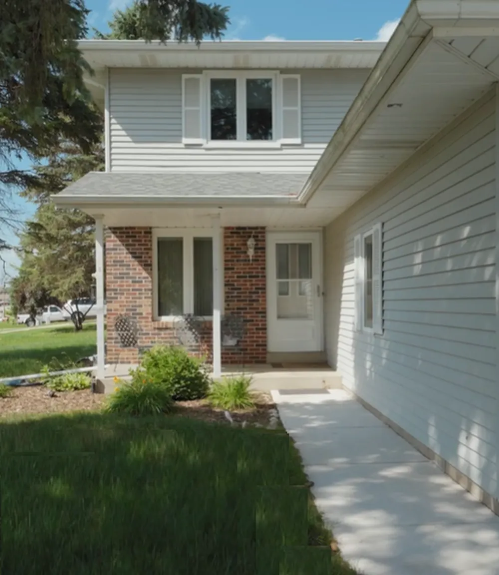 3 bed, 1.5 bath, 1330 sqft, $2,250 — Photo 2
