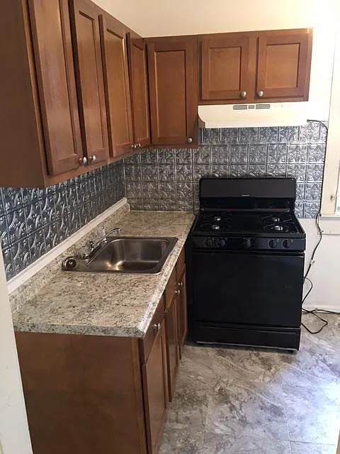 2 bed, 850 sqft, $1,350 — Photo 1