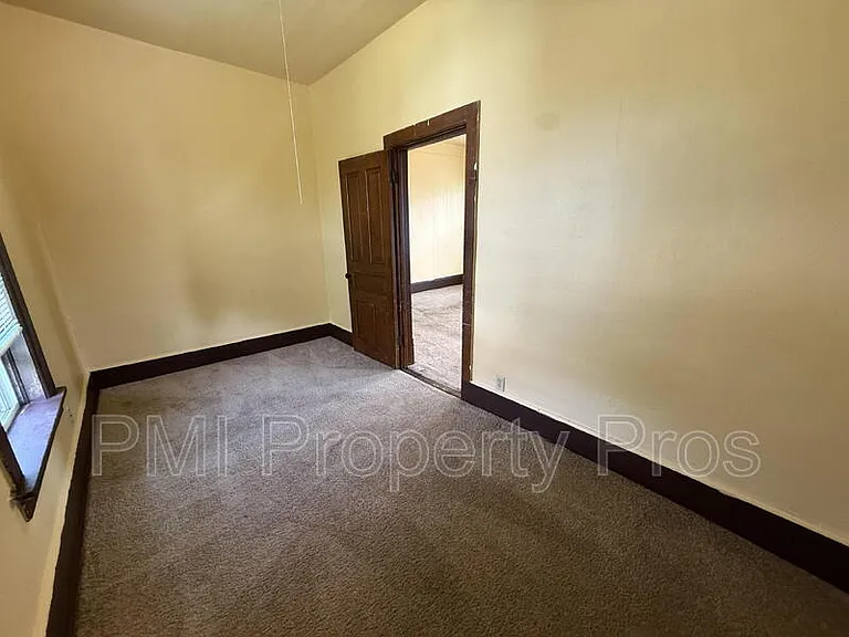 2441 N Dr William Finlayson St — Photo 17