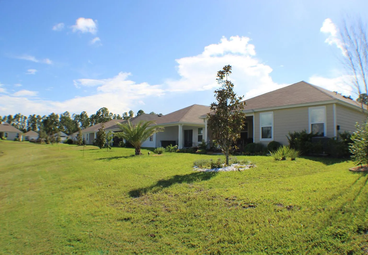 121 Waverly Ln — Photo 4