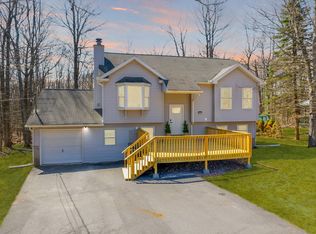 9010 Idlewild Dr, Tobyhanna, PA