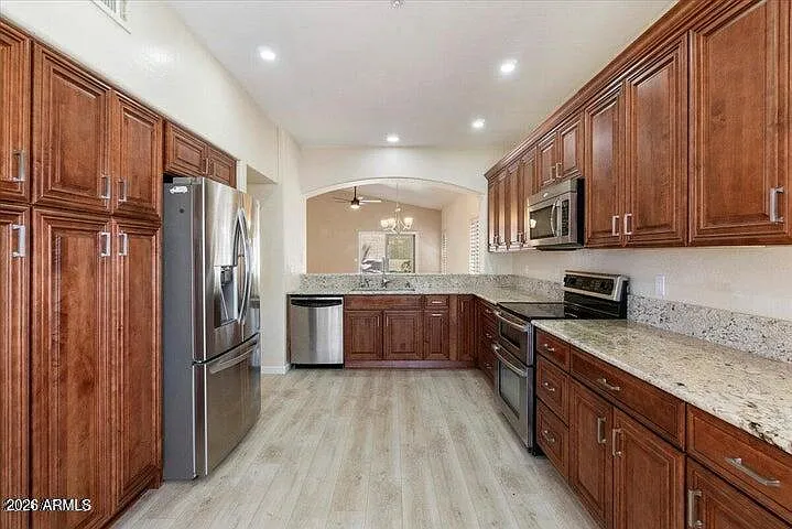 3 bed, 2.0 bath, 1562 sqft, $3,050 — Photo 3