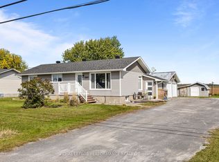 1897 Champlain St, Clarence Rockland, ON K0A 1N0