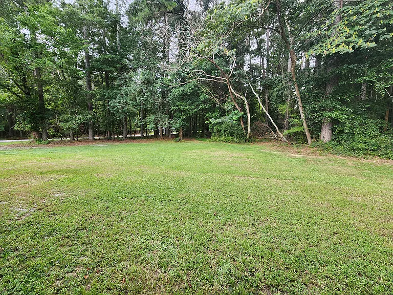 488 Arnold Ln #A — Photo 2