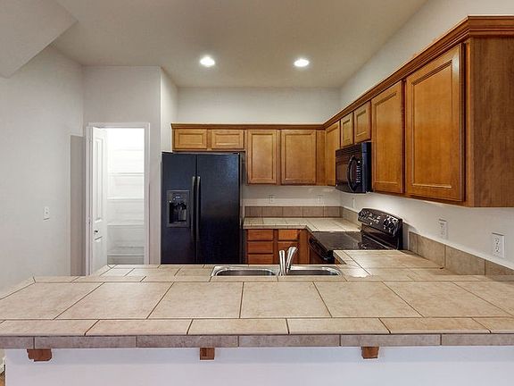5th image of 6605 Carolina St SE