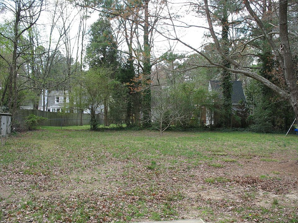 2nd image of 110 Dogwood Dr