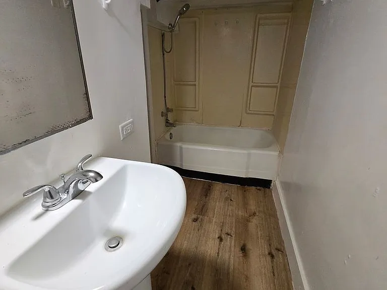815 9th Ave SE #6 — Photo 10