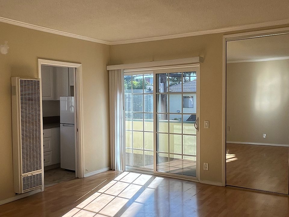 MAIN ROOM