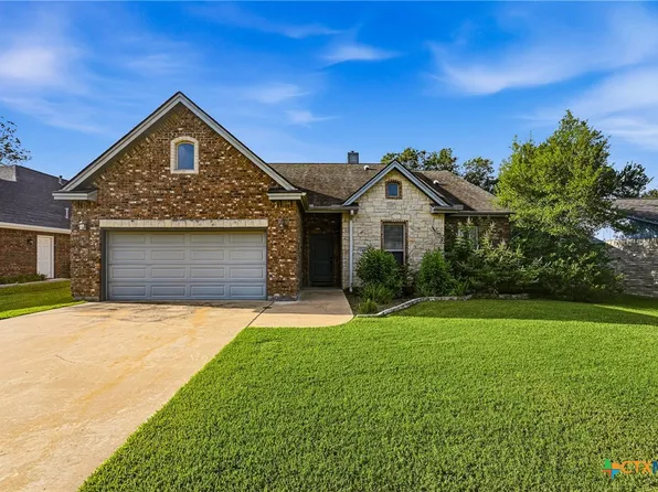 1338 Donovan St, Gonzales, TX 78629