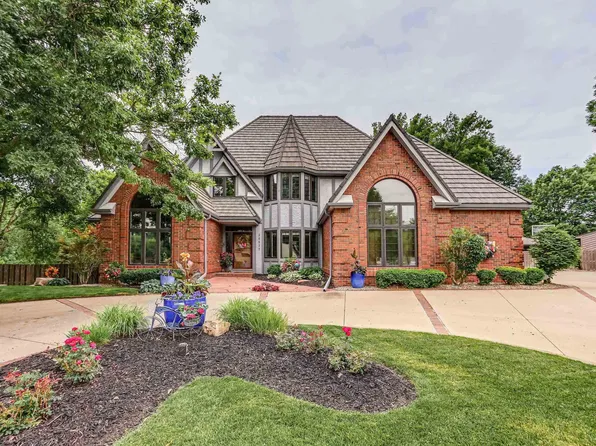 16577 Nina Cir, Omaha, NE 68130
