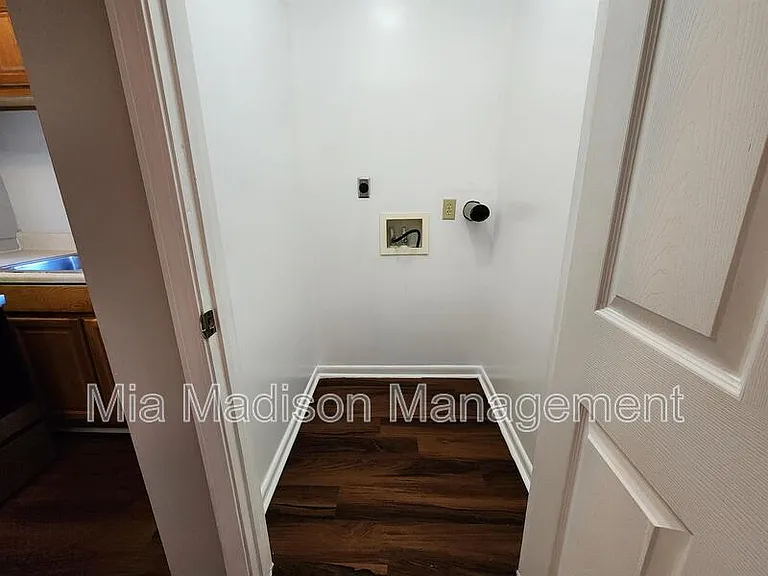 620 W Anderson Ln — Photo 14