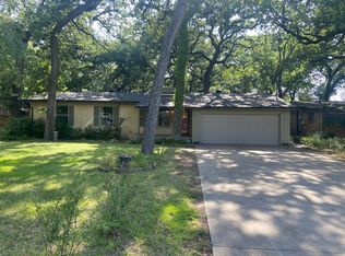 1413 Oak Lea Dr, Irving, TX 75061