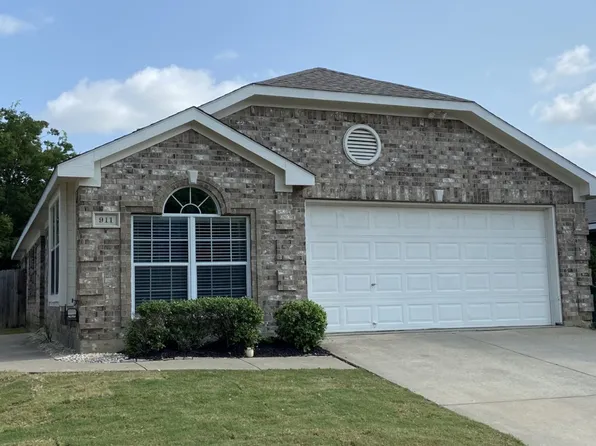 911 Cruise St, Denton, TX 76207