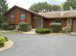 201 E 107th Street Cir, Bloomington, MN 55420