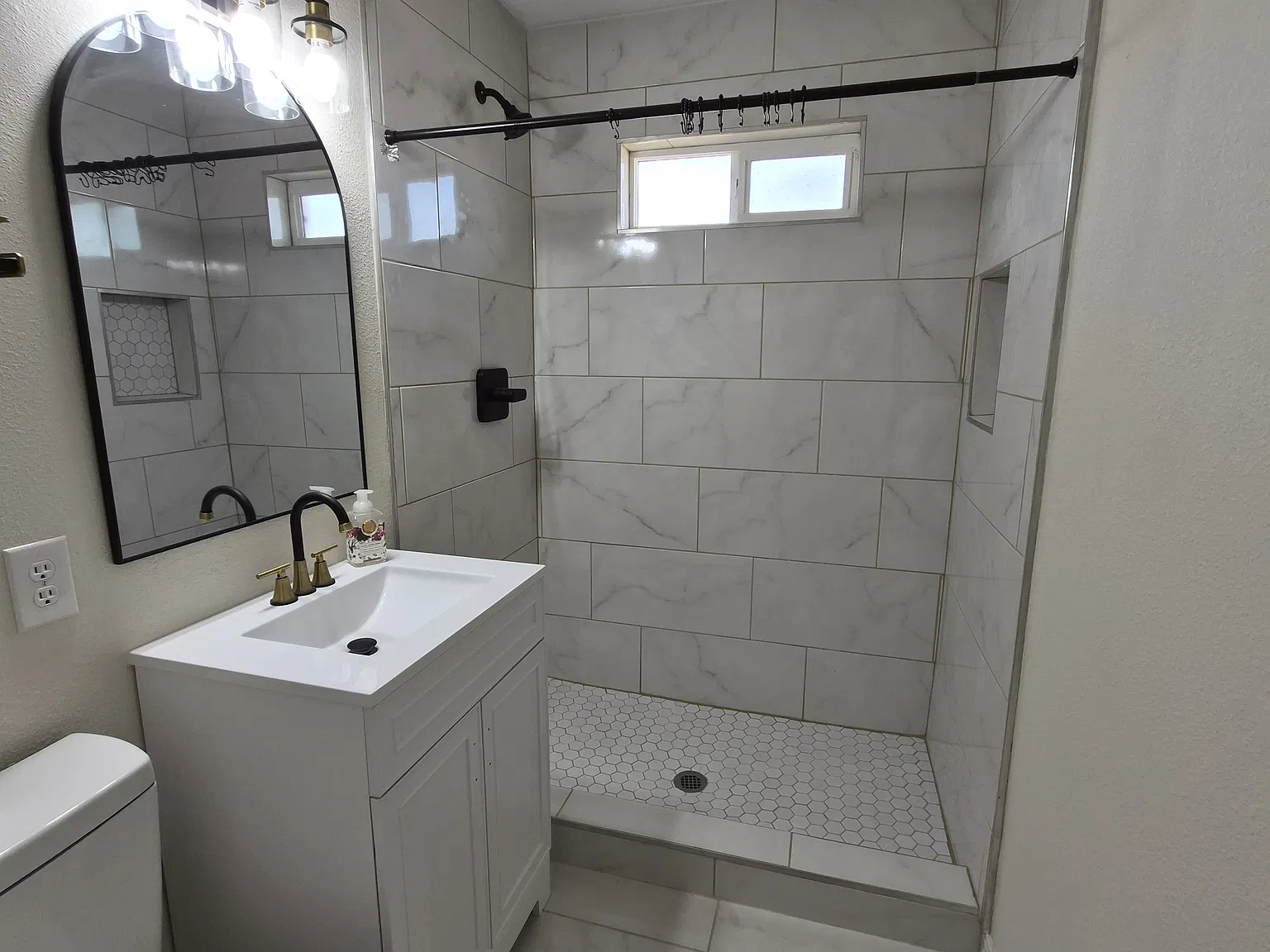 3 bed, 1000 sqft, $1,400 — Photo 4