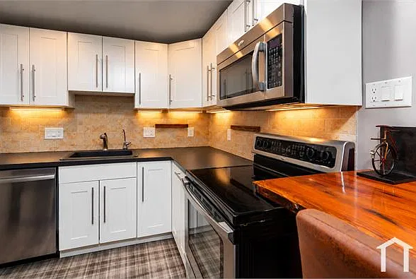 60 Prescott St — Photo 2