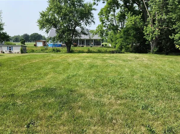 403 W 3rd St N, Mount Olive, IL 62069