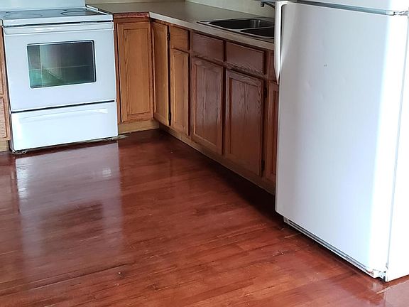 5th image of 61 White St APT 3