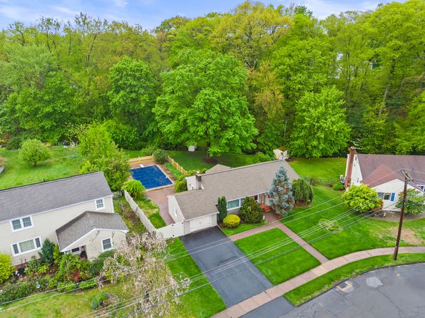 57 Fowler Ln, East Hartford, CT 06118