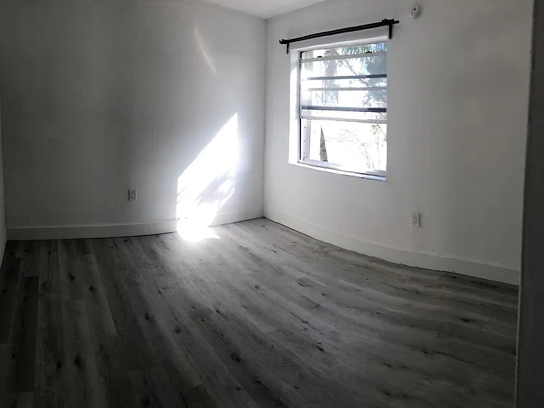 7440 Harding Ave #202 — Photo 12