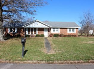 124 Countryside Dr, Horse Cave, KY 42749