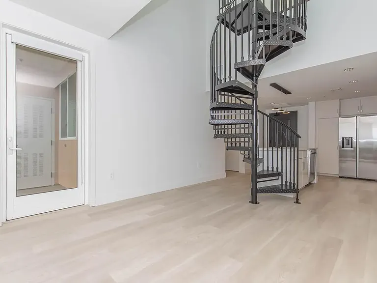 Begonia Place Luxury Apartments — Photo 121